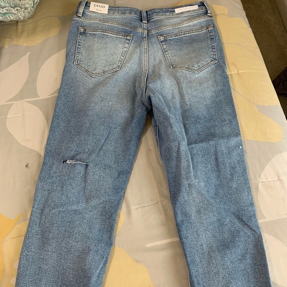 Fashion nova boyfriend jeans - Picture 2 of 2